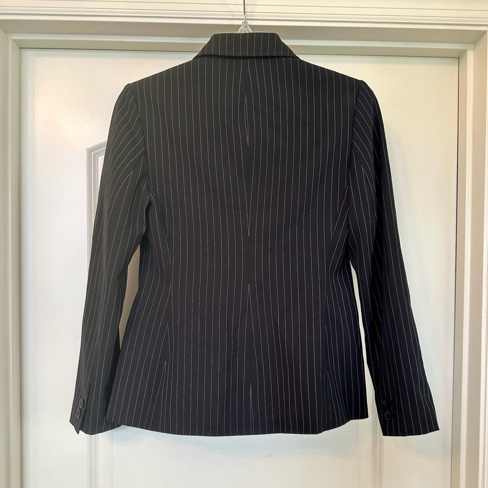 Ann Taylor - Black with White Stripes Women’s Blazer - brand new condition! 🖤 - Picture 2 of 6
